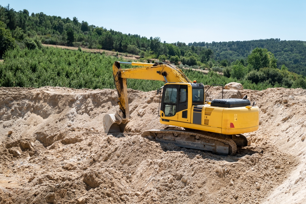 Crawler,excavator,in,earthmoving,for,construction,of,lake,for,agricultural