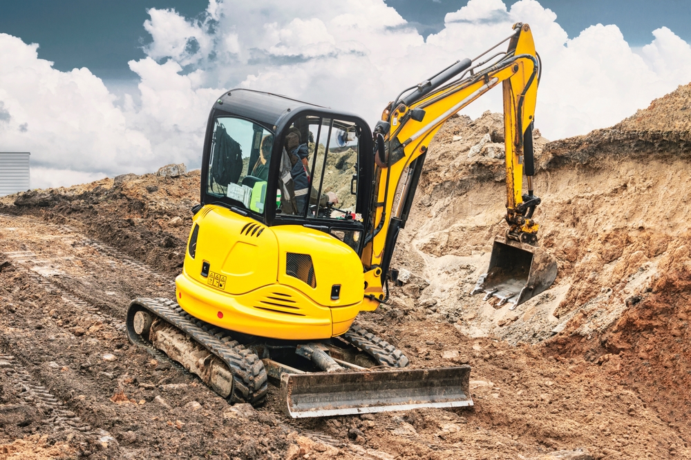 Mini,excavator,at,the,construction,site.,compact,construction,equipment,for