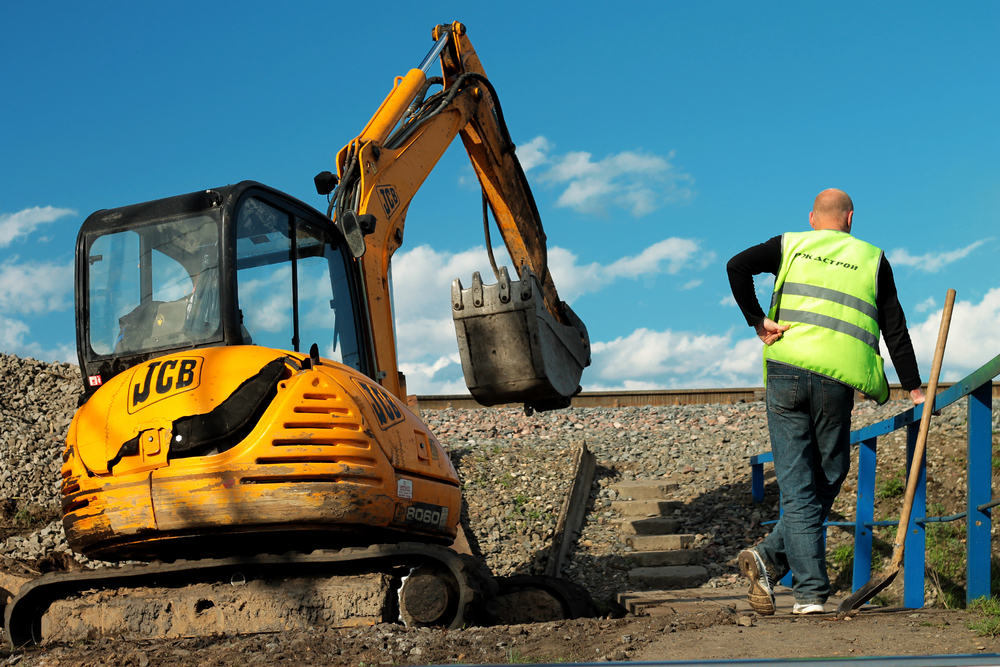 Cherepovets,,russia, ,april,28:,workers,dealing,with,a,landslide